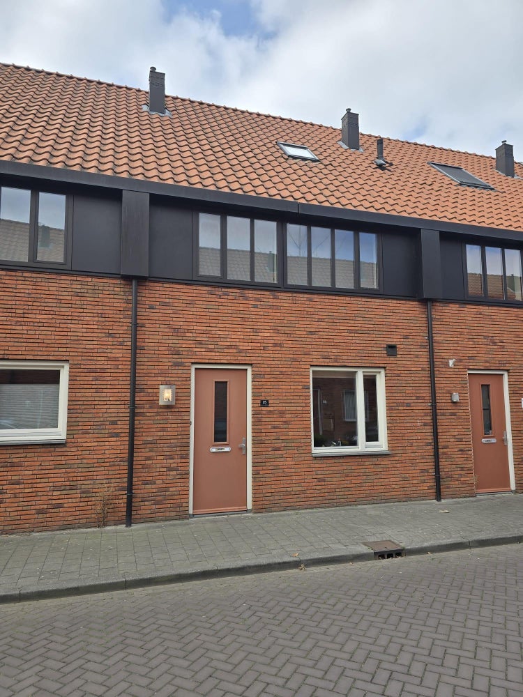 Bisschop Godschalkstraat 25